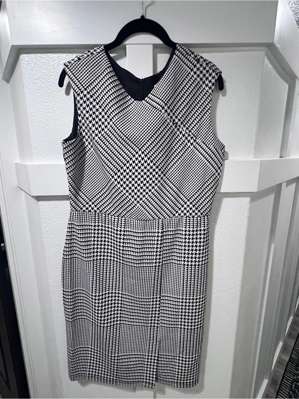 Sleeveless Black and White Houndstooth Sheath Dress
